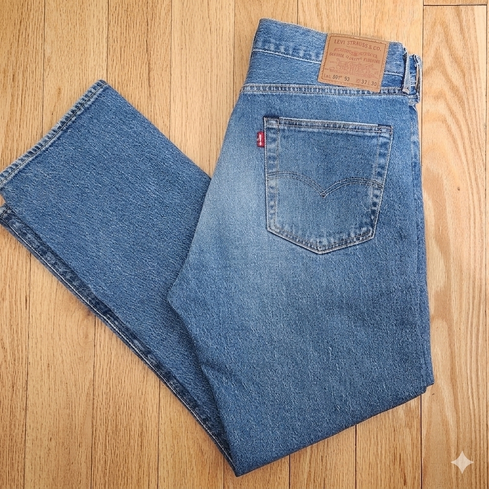 Levi's 501 Denim Jeans, Classic Straight Fit. W33 L30